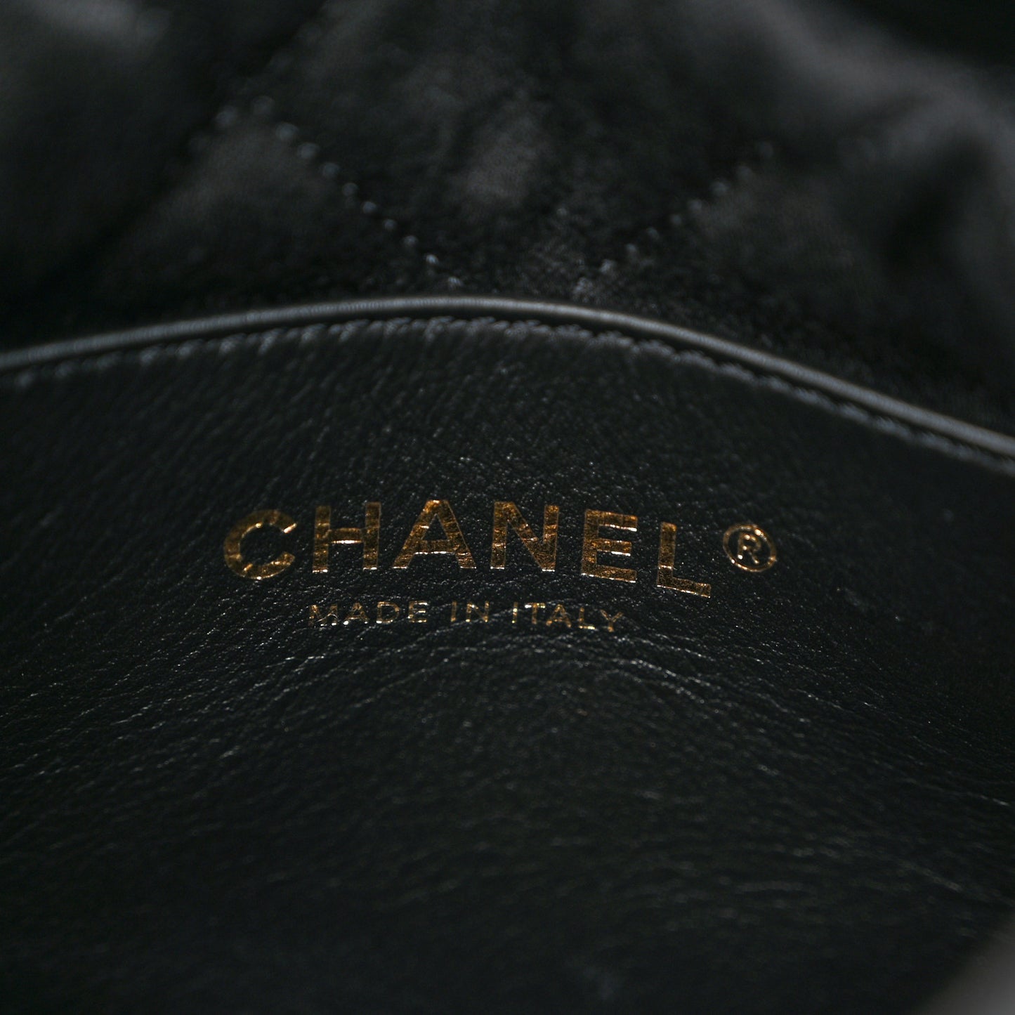 Shiny Crumpled Calfskin Quilted Pearl Mini Chanel 22 Black