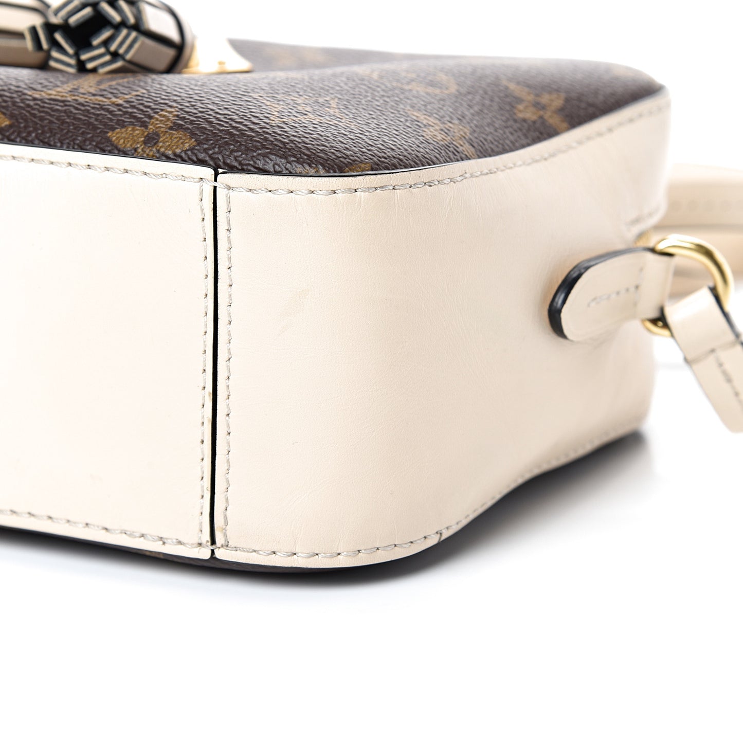 Monogram Saintonge Creme