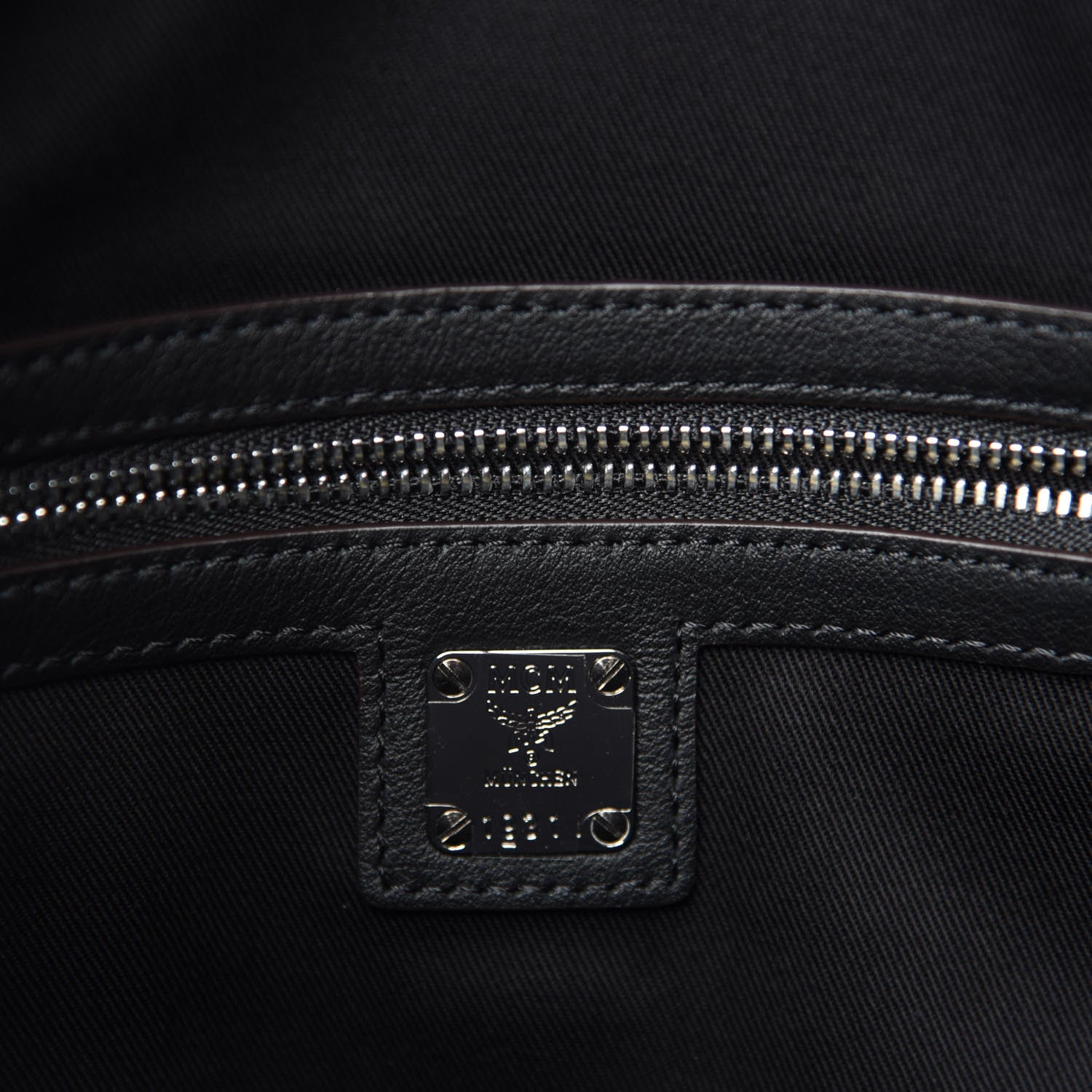 MCM Calfskin Ottomar Large Klara Hobo Black 8 of 11