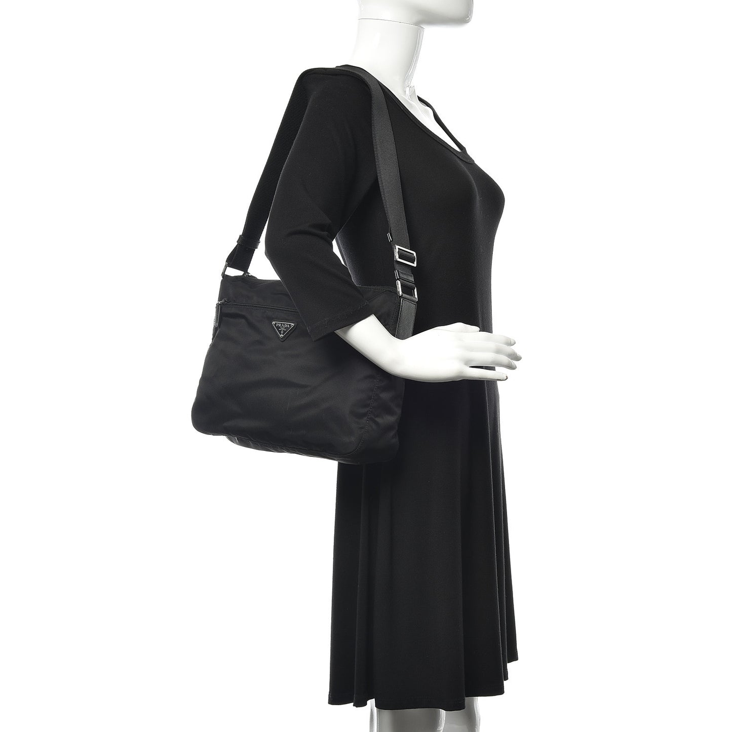 Nylon Flat Messenger Bag Black