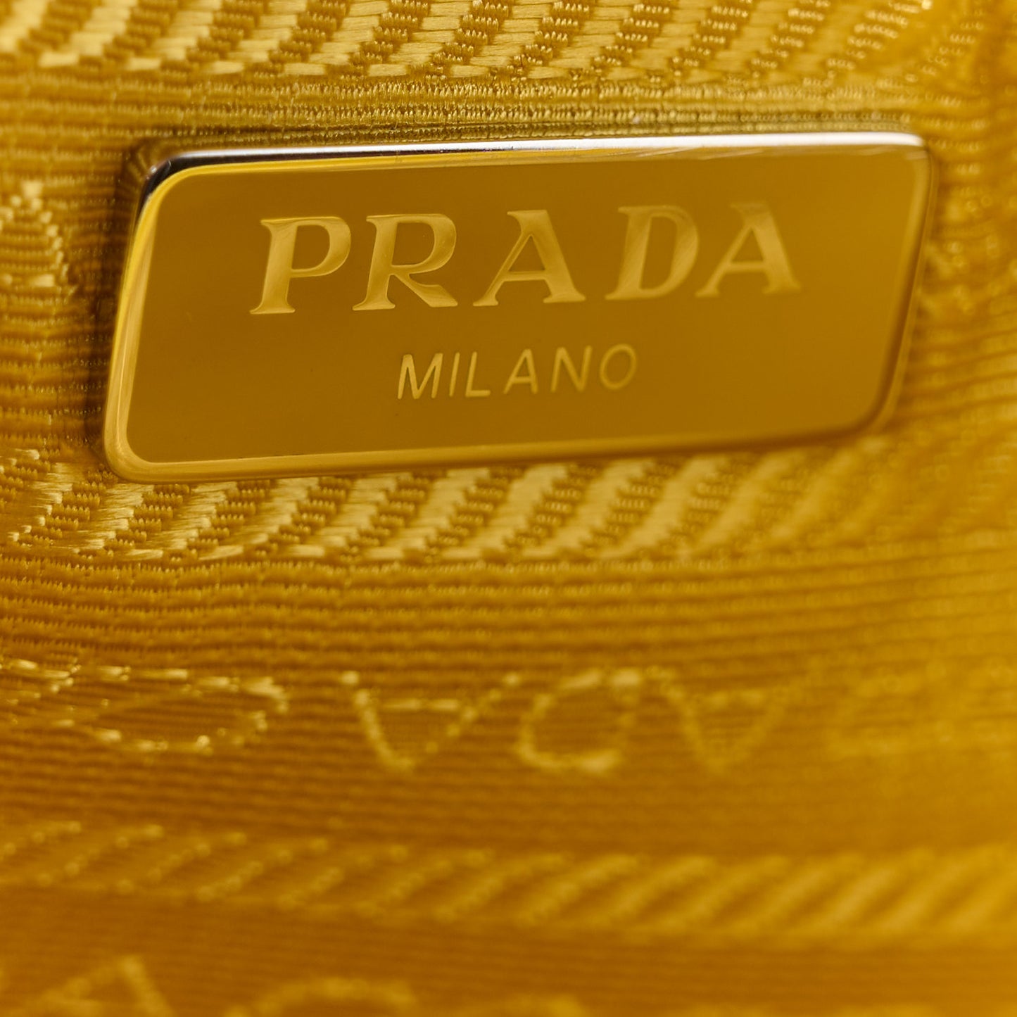 Re-Nylon Vela Pouch Cedro