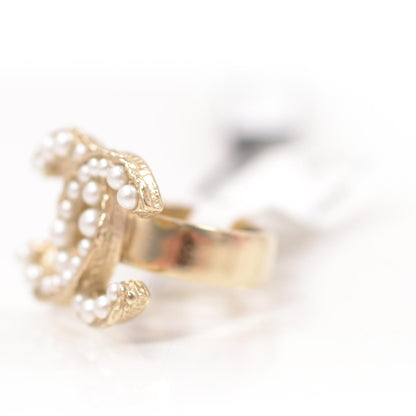Chanel Pearl CC Ring 7 3 of 5
