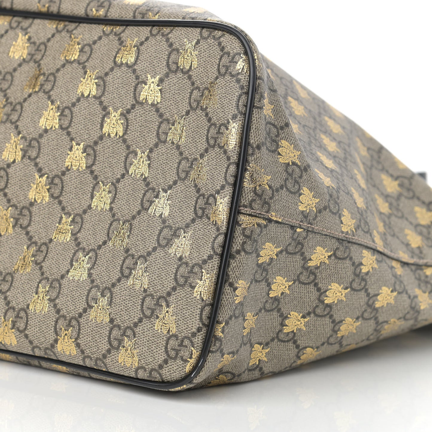 Soft GG Supreme Monogram Bees Medium Crossbody Tote Beige Oro Black