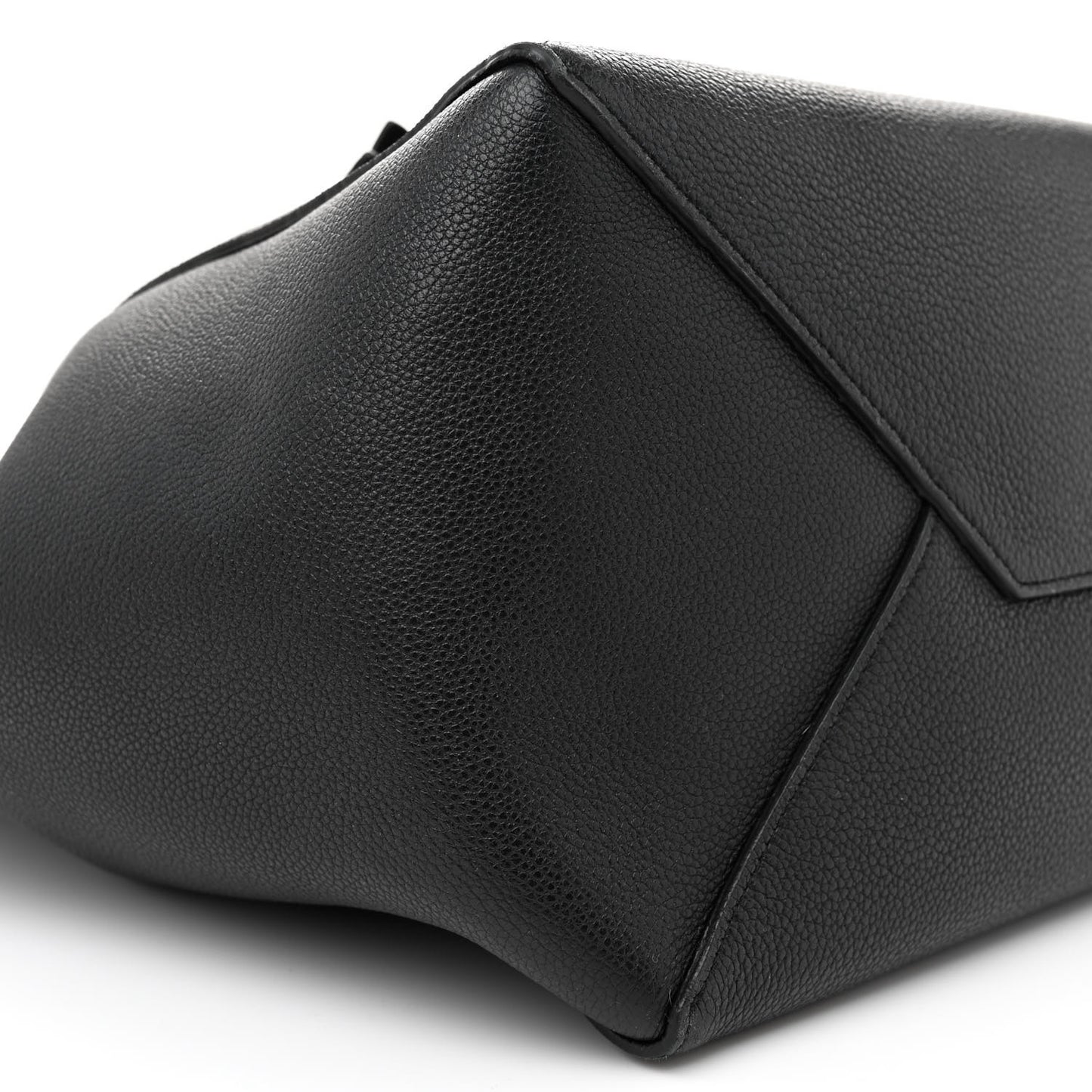Soft Grained Calfskin Medium Belt Cabas Phantom Black