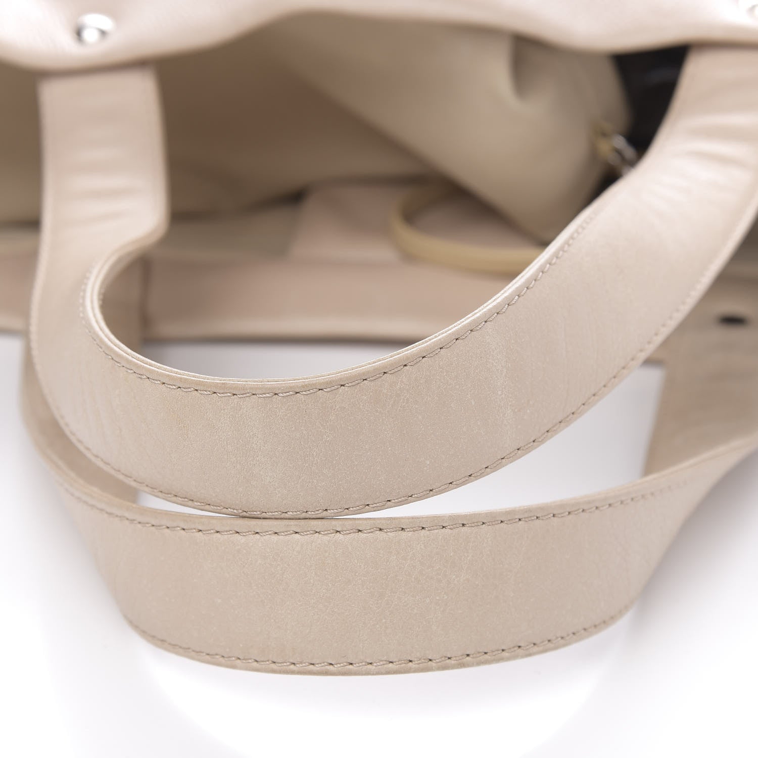 Chanel Caviar CC Tote Beige 15 of 19
