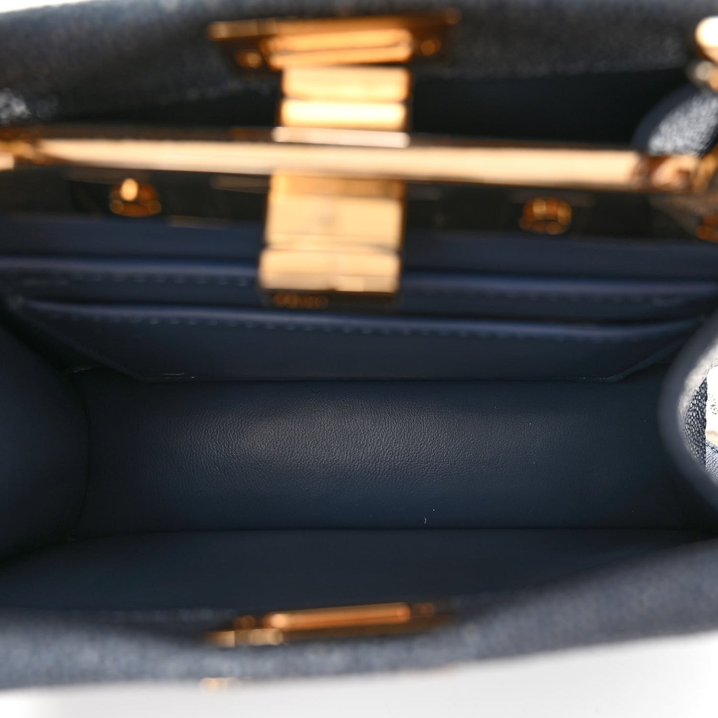 Stingray Shiny Nappa Petite Peekaboo I SEE U Satchel Mirto