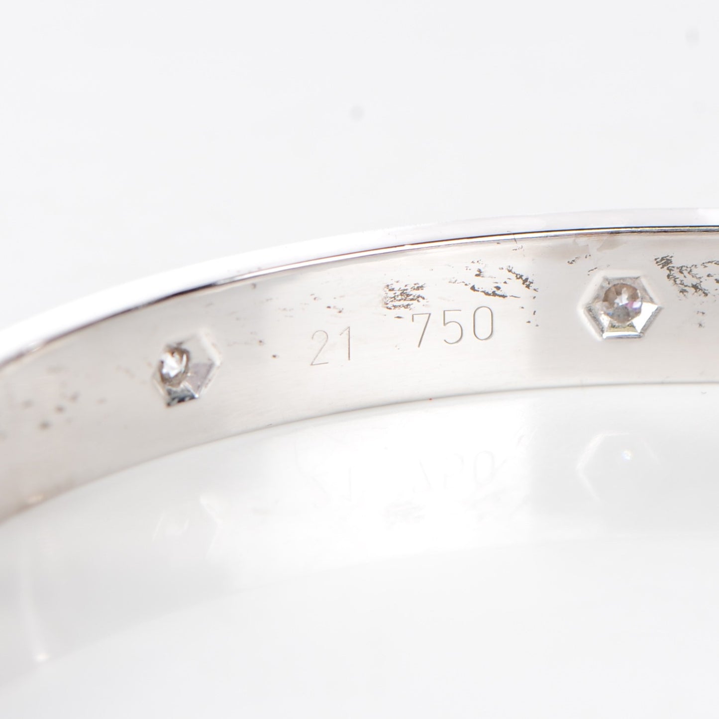 18K White Gold 10 Diamond LOVE Bracelet 21