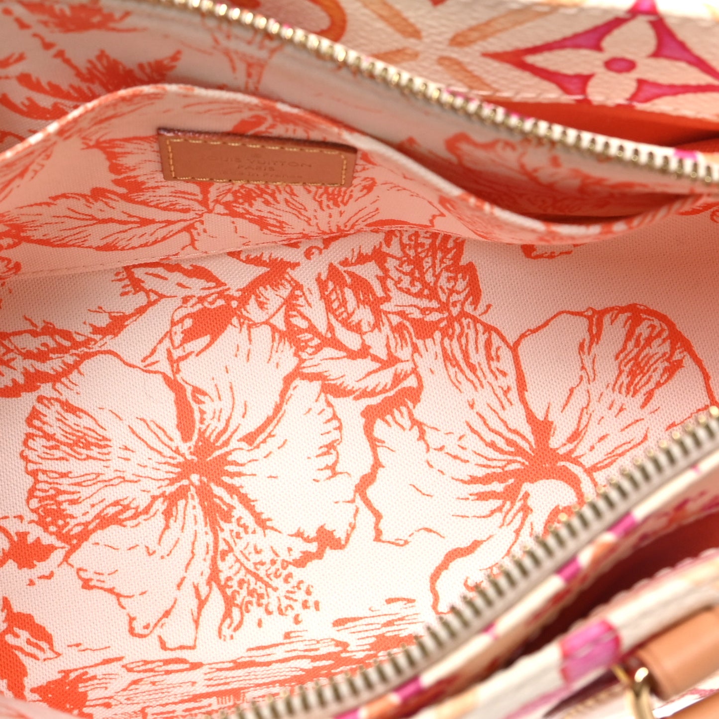 Monogram Tiles By The Pool OnTheGo East West Coral
