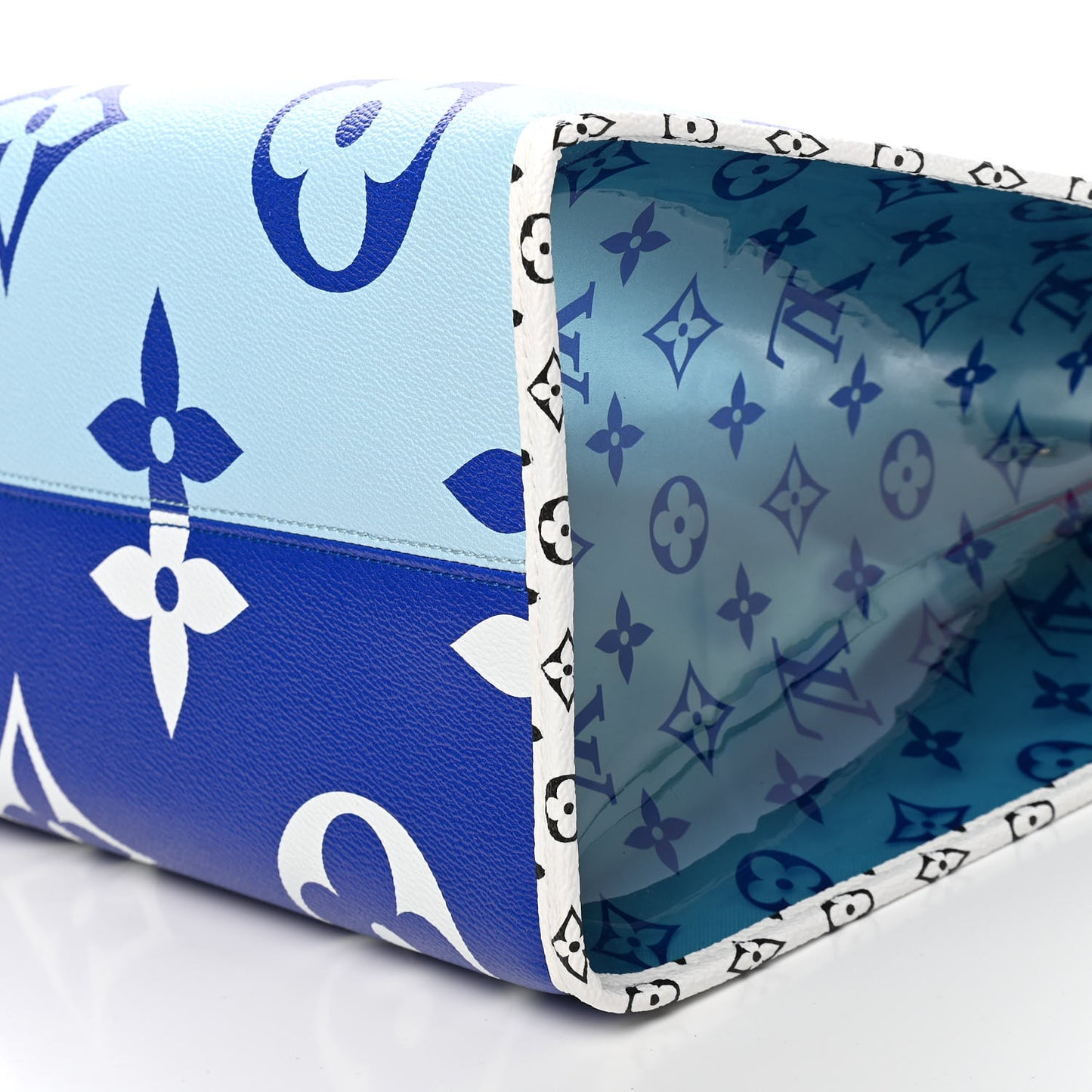 Monogram Giant Hawaii Onthego Blue