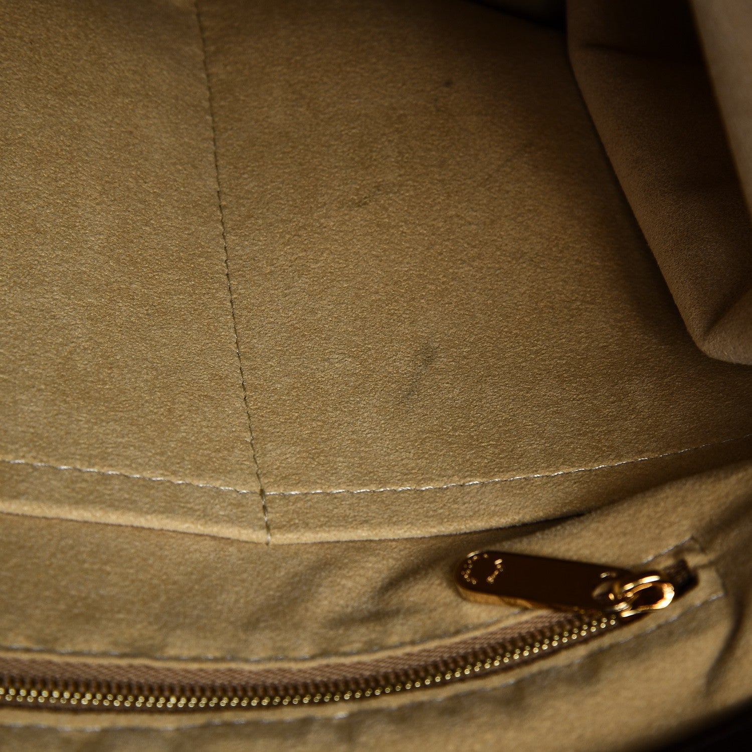 Louis Vuitton Monogram Artsy MM 9 of 9