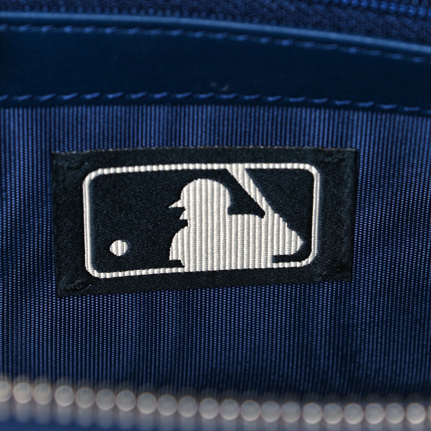 Gucci X MLB Guccissima Signature NY Yankees Embroidered Zip Around Wallet Royale Ivory 8 of 10