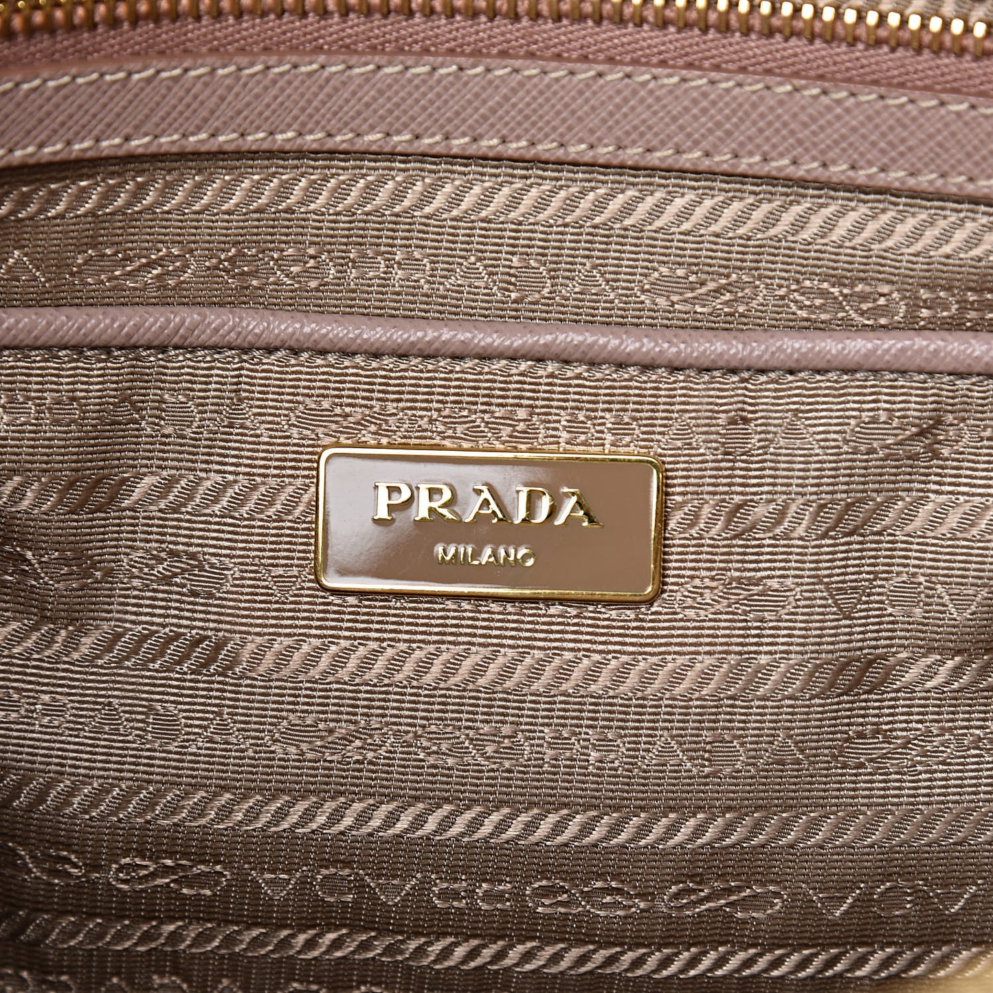 Saffiano Medium Galleria Double Zip Tote Cammeo