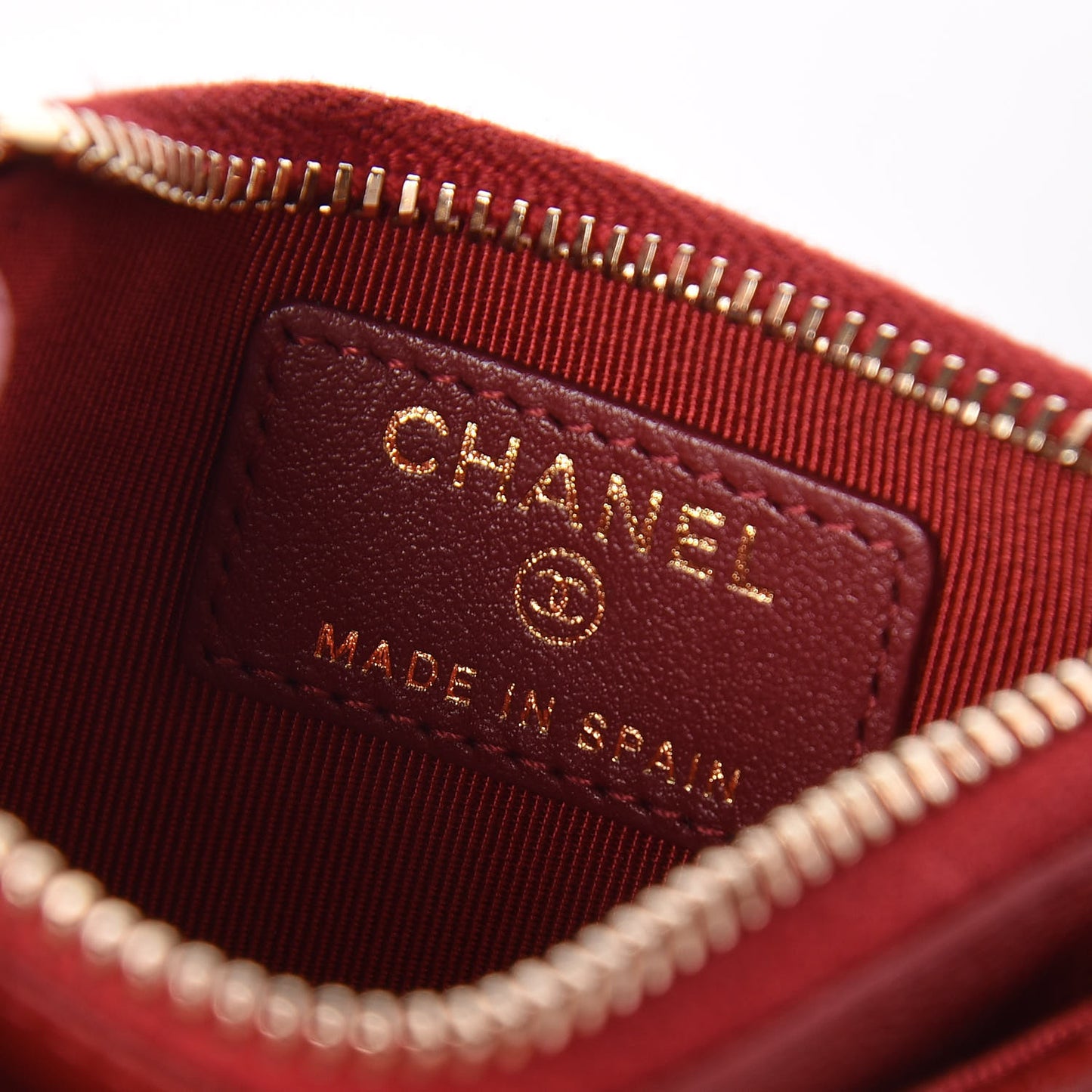 Caviar Quilted CC Zip Card Holder Burgundy