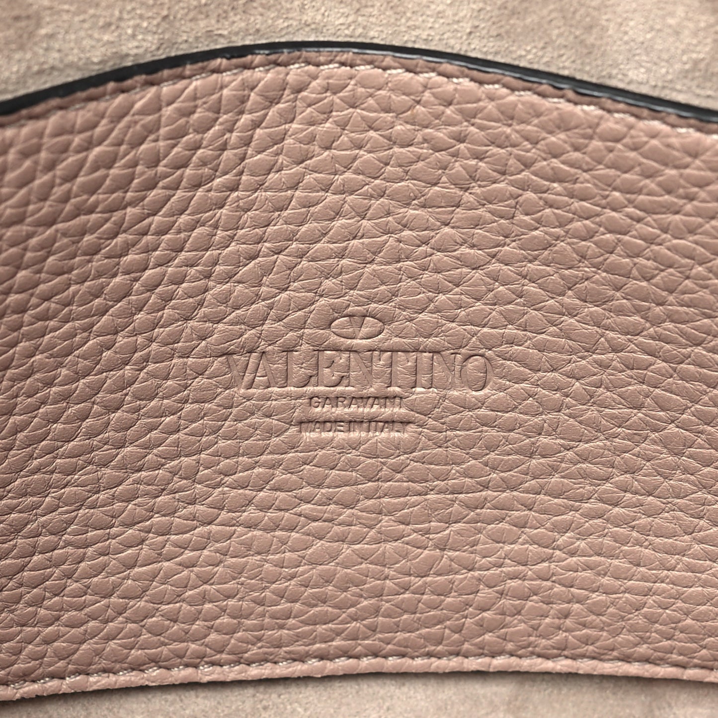 Pebbled Calfskin Medium Rockstud Flip Lock Crossbody Bag Loto