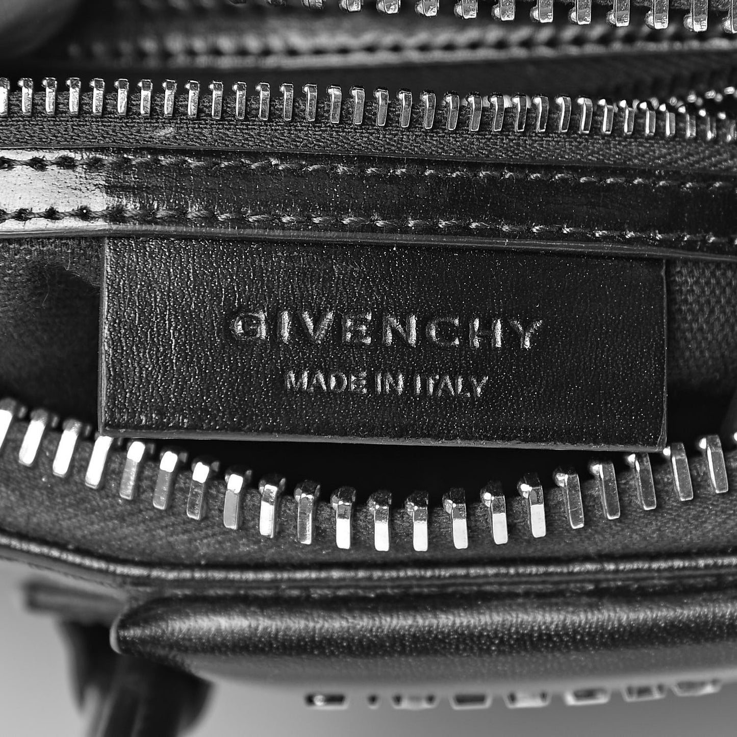 Shiny Lord Calfskin Mini Antigona Black