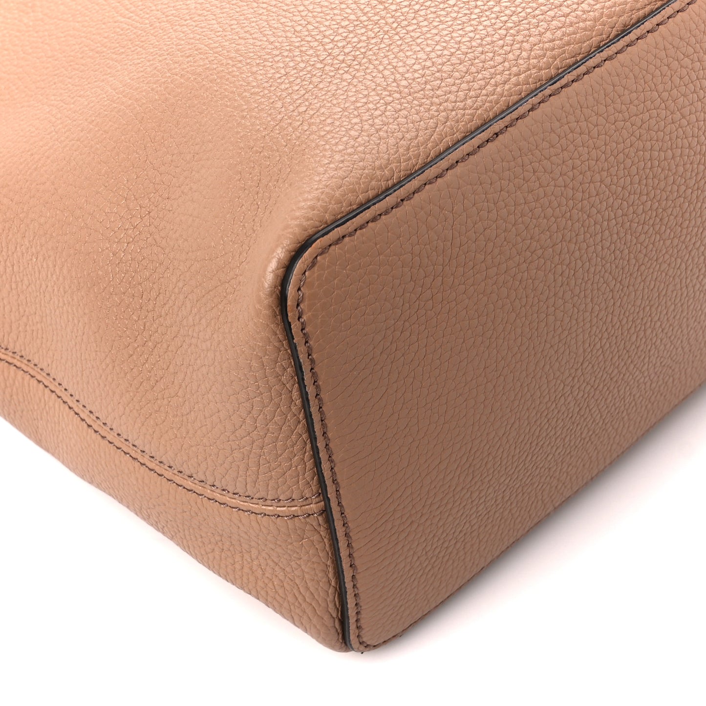 Pebbled Calfskin Large Soho Hobo Camelia