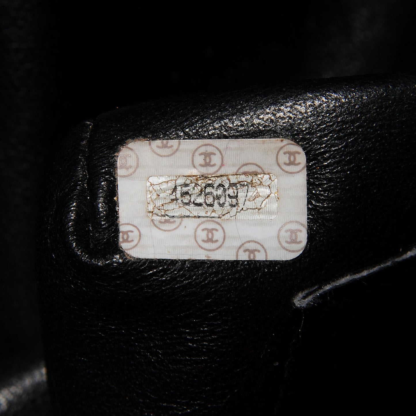 Caviar Quilted Shoulder Bag Black