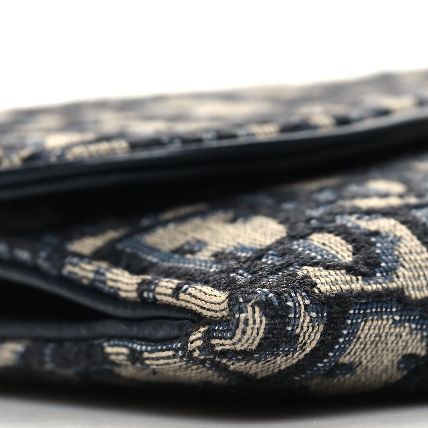Oblique Saddle Chain Long Wallet Blue