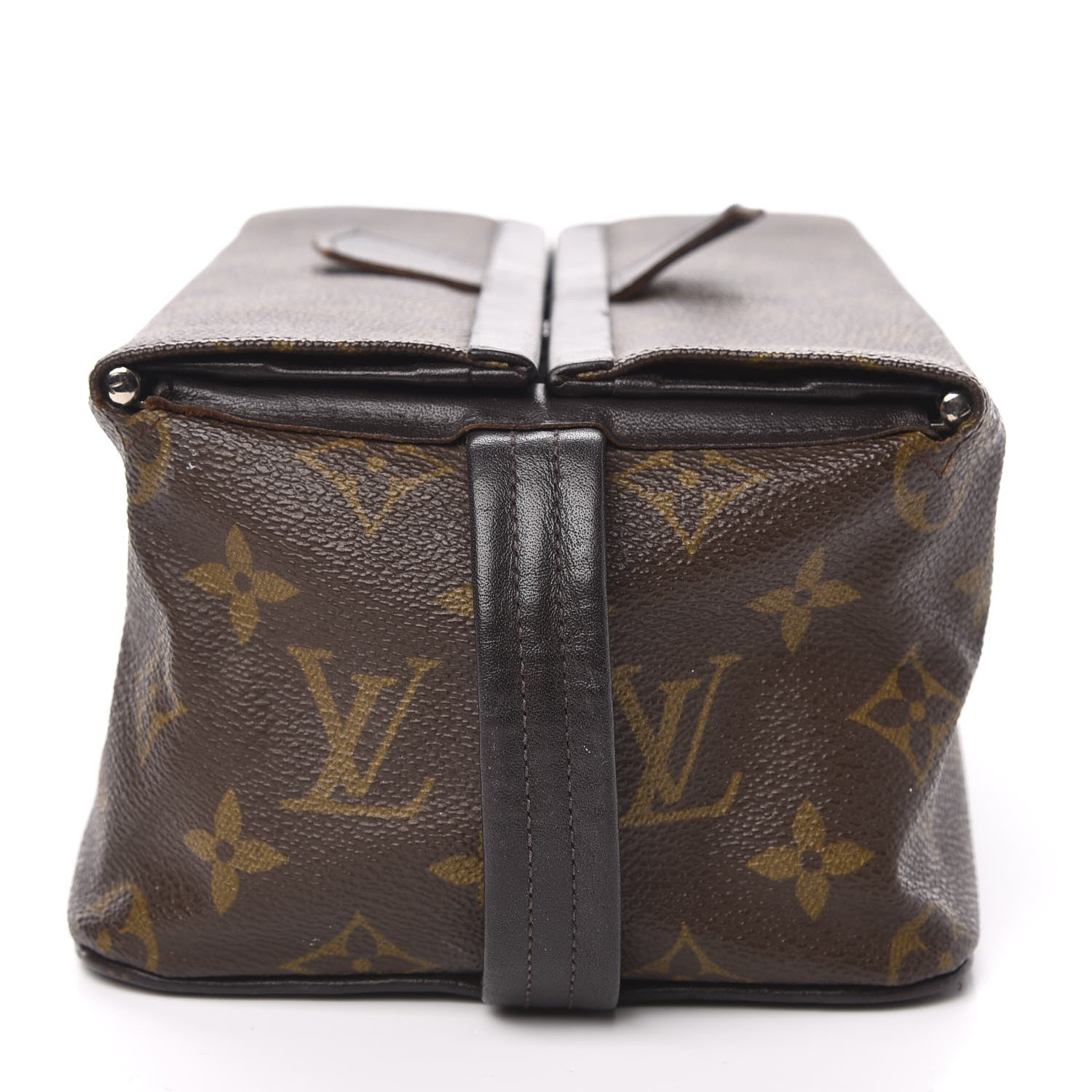 Louis Vuitton Monogram Toiletry Pouch 14 of 15