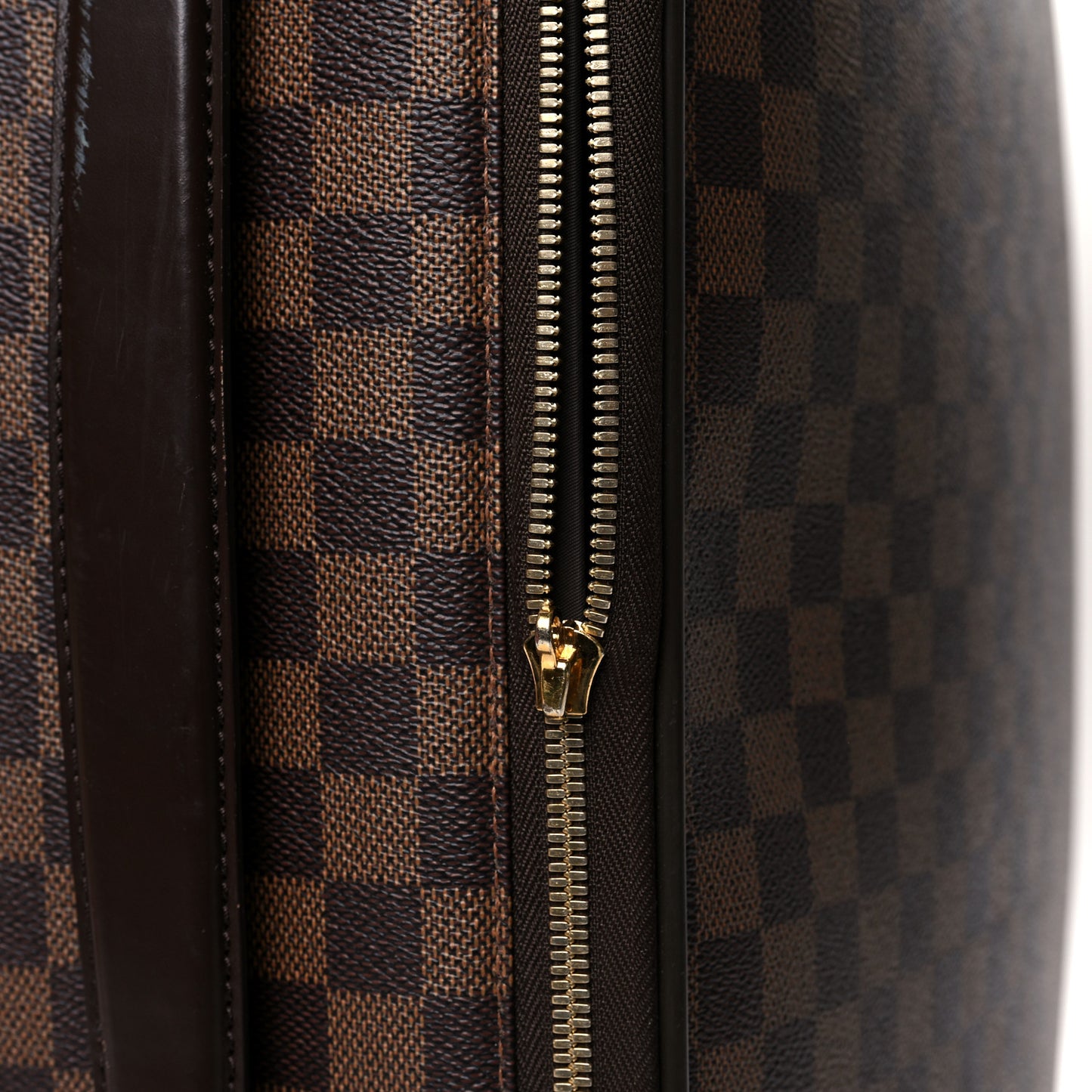 Damier Ebene Pegase Light 55