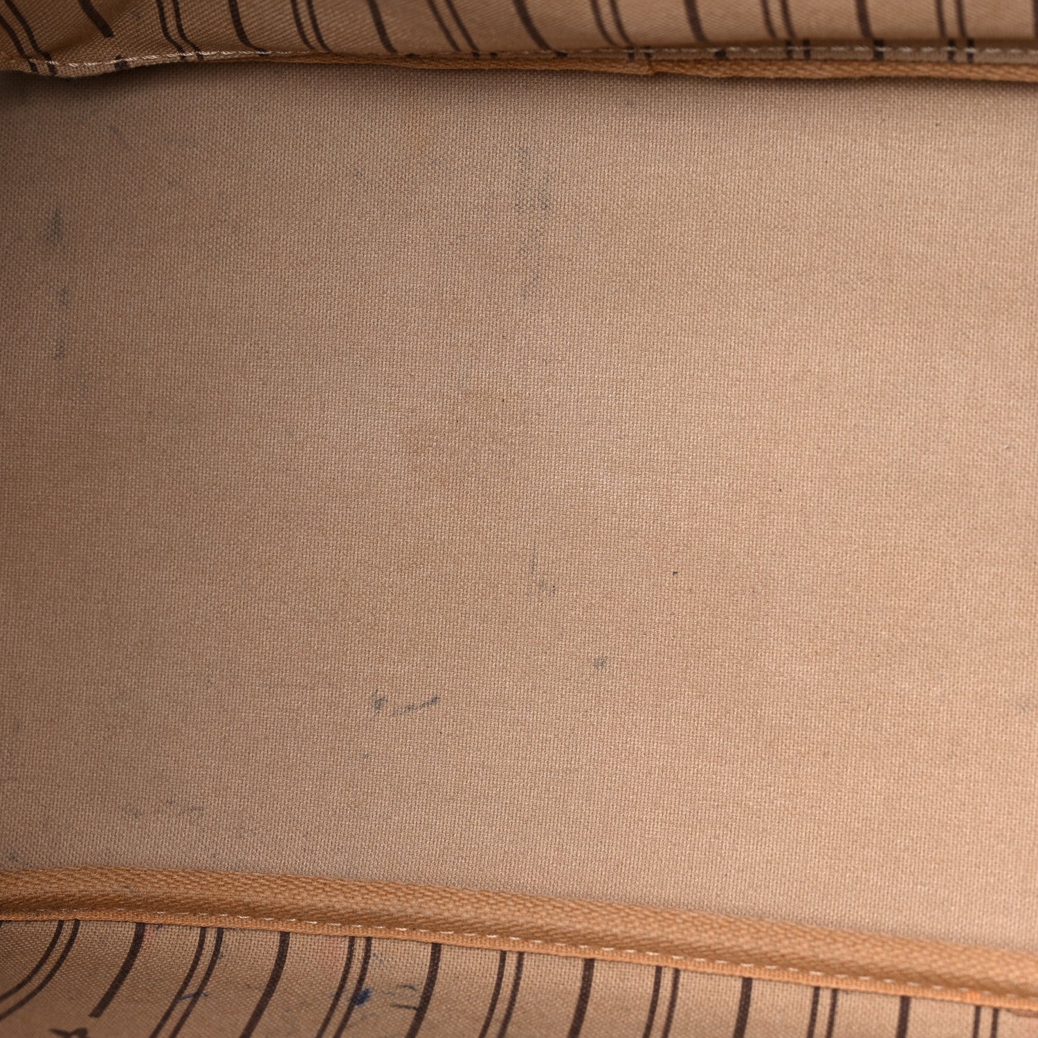 Louis Vuitton Monogram Neverfull MM 13 of 24