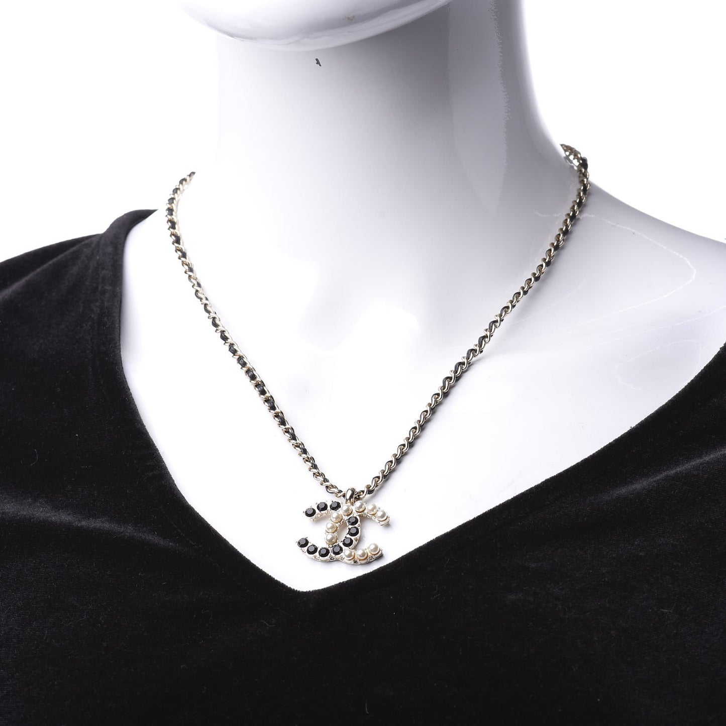 Lambskin Resin Pearl Dazzling Domino Short Necklace Gold Black