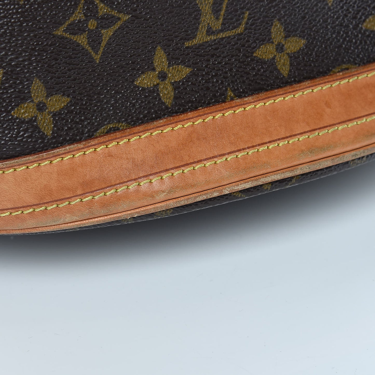 Monogram Petit Bucket 23