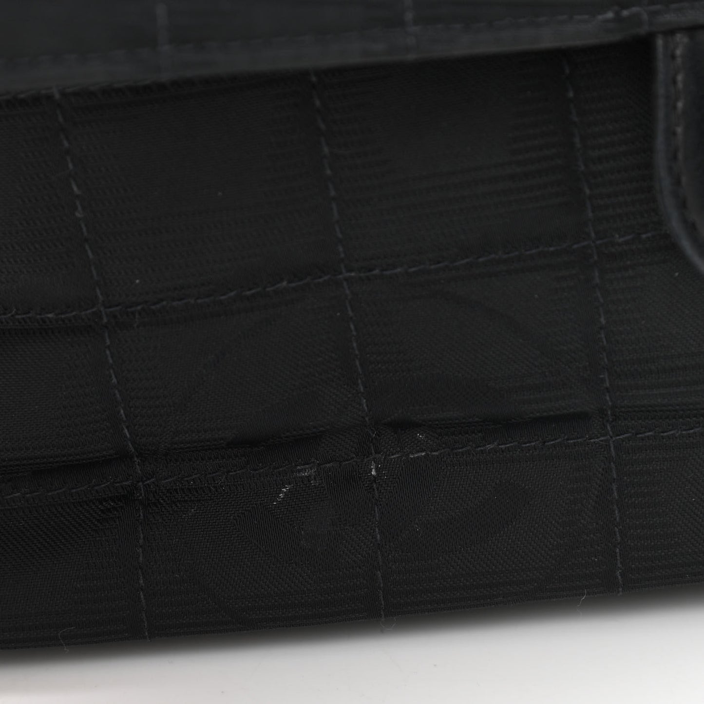 Nylon Medium Travel Flap Black