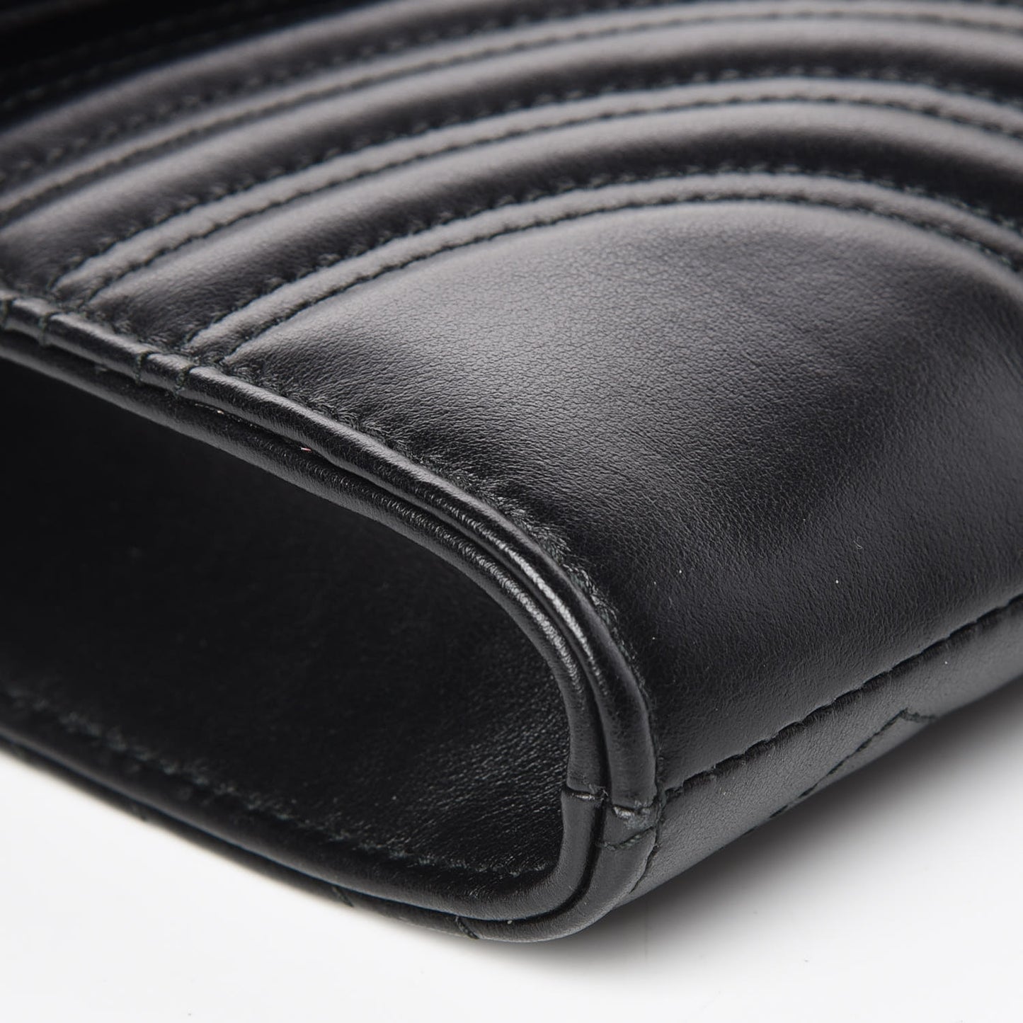 Calfskin Matelasse GG Marmont Clutch Black