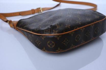 Louis Vuitton Monogram Odeon PM 8 of 14