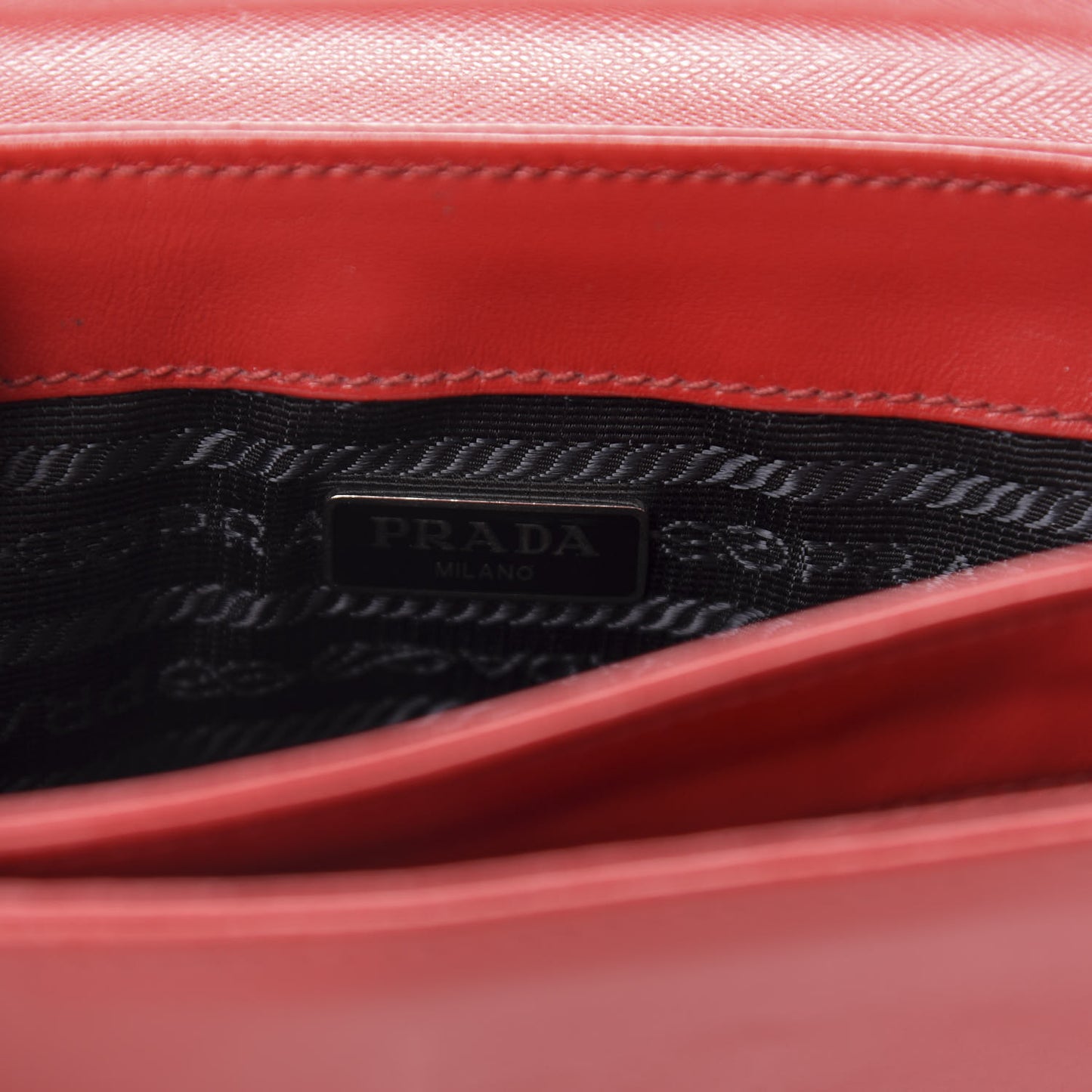 Saffiano Soft Calfskin Chain Crossbody Bag Fuoco