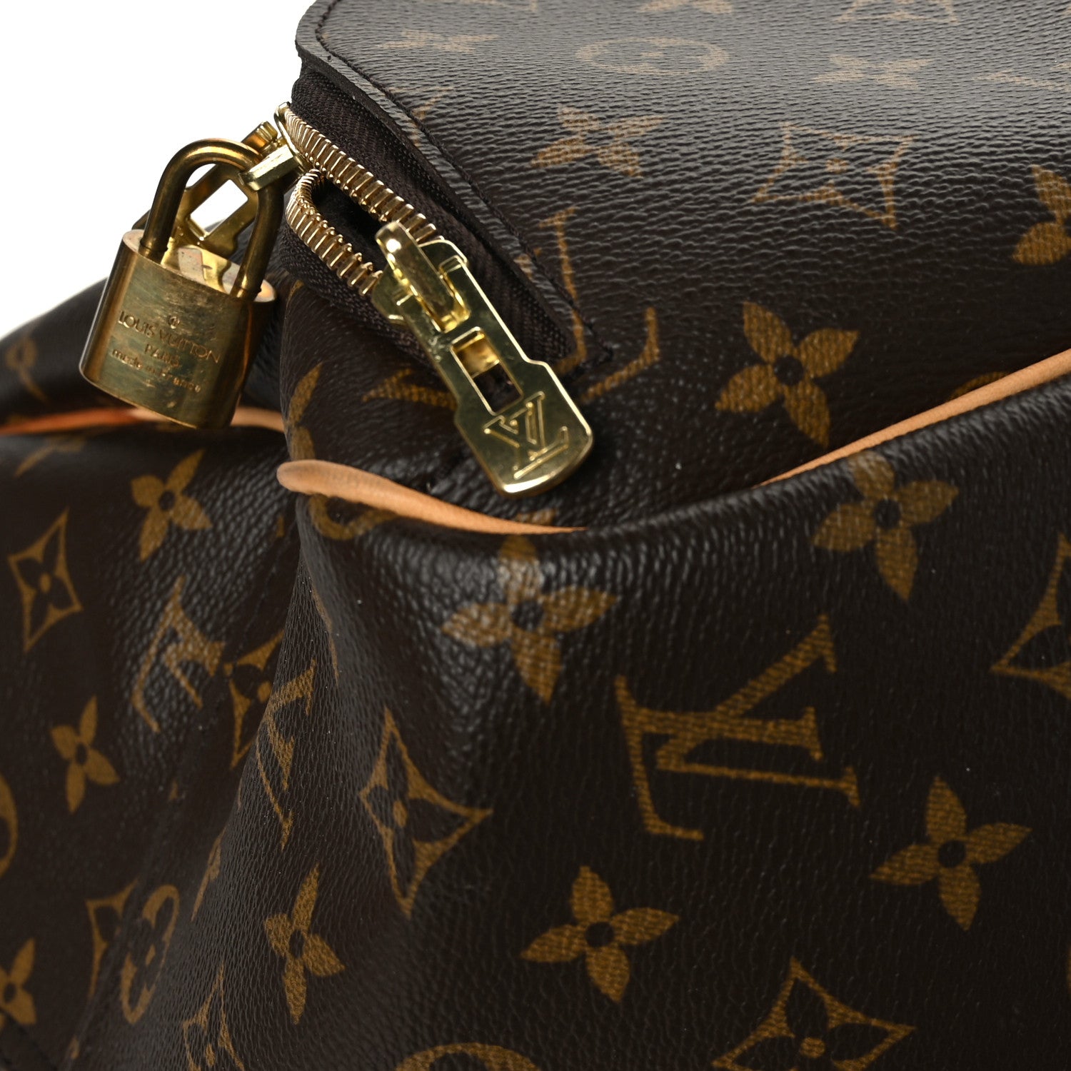 Louis Vuitton Monogram Evasion Sports Bag 7 of 10