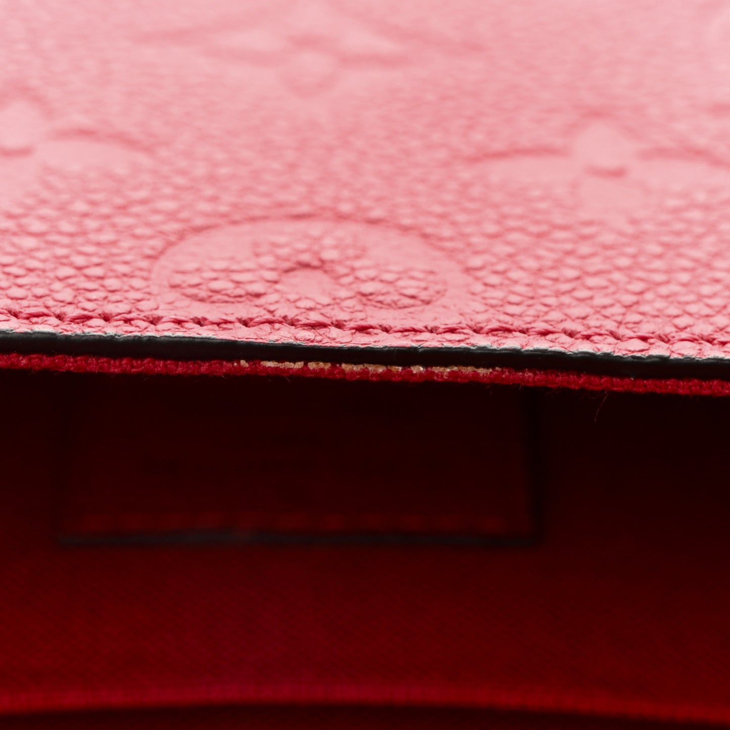 Empreinte Pochette Felicie Chain Wallet Scarlet