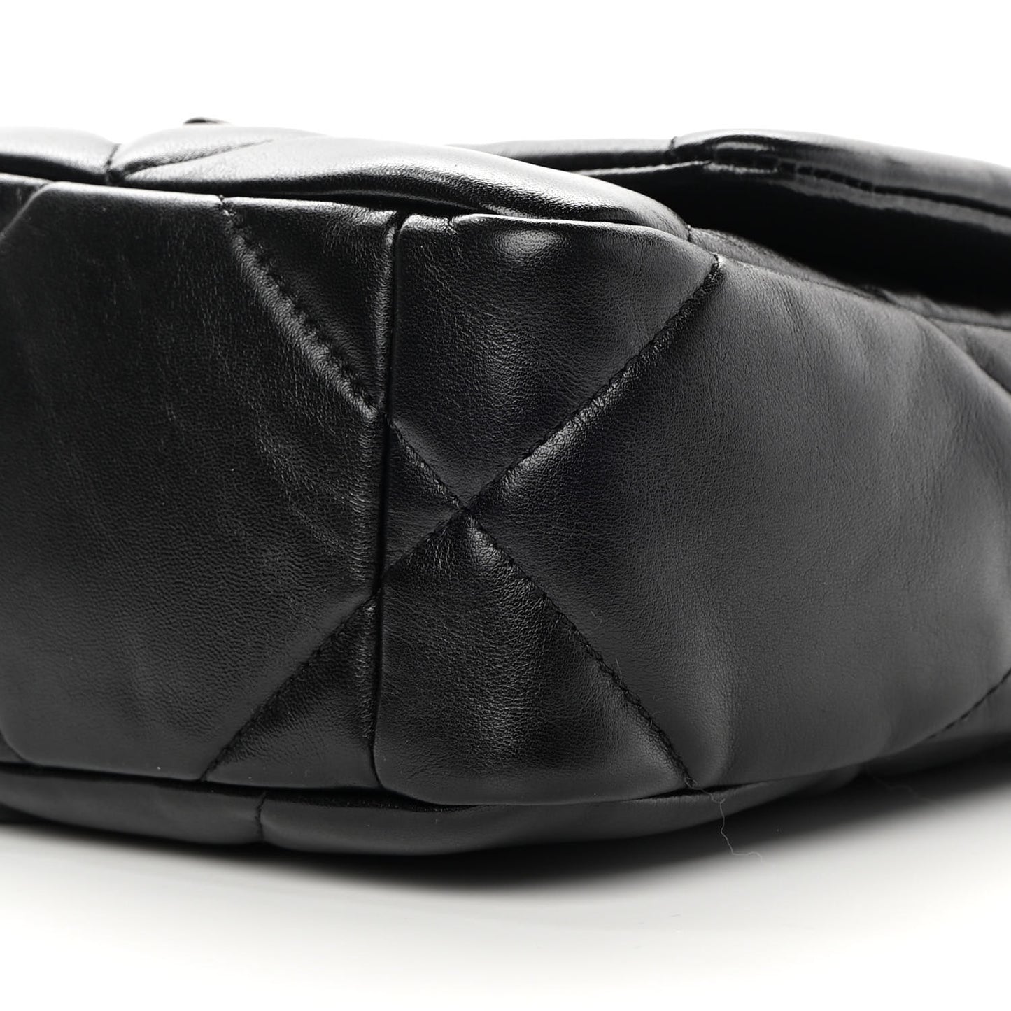 Lambskin Quilted Medium Chanel 19 Flap So Black