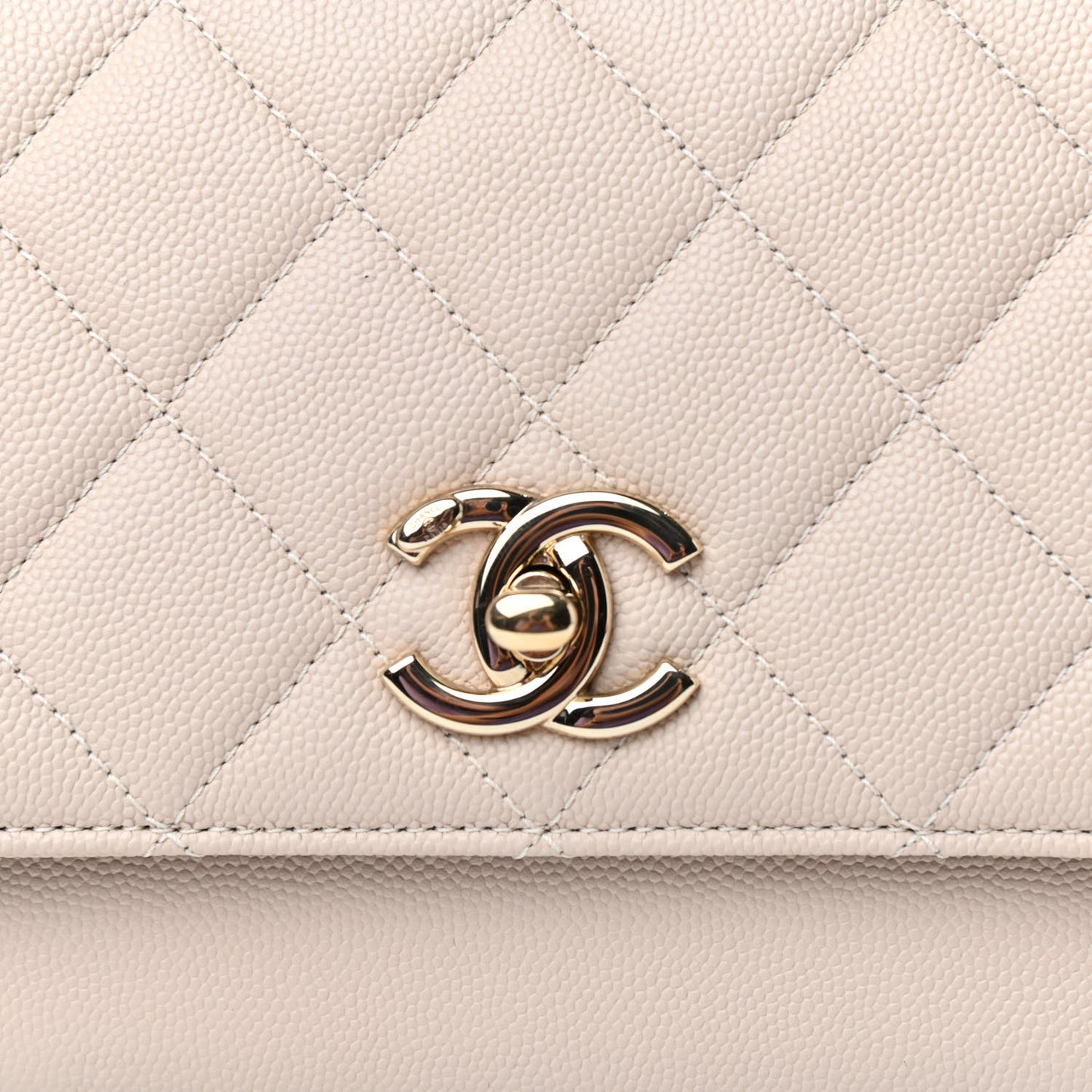 Caviar Quilted Medium Business Affinity Flap Beige