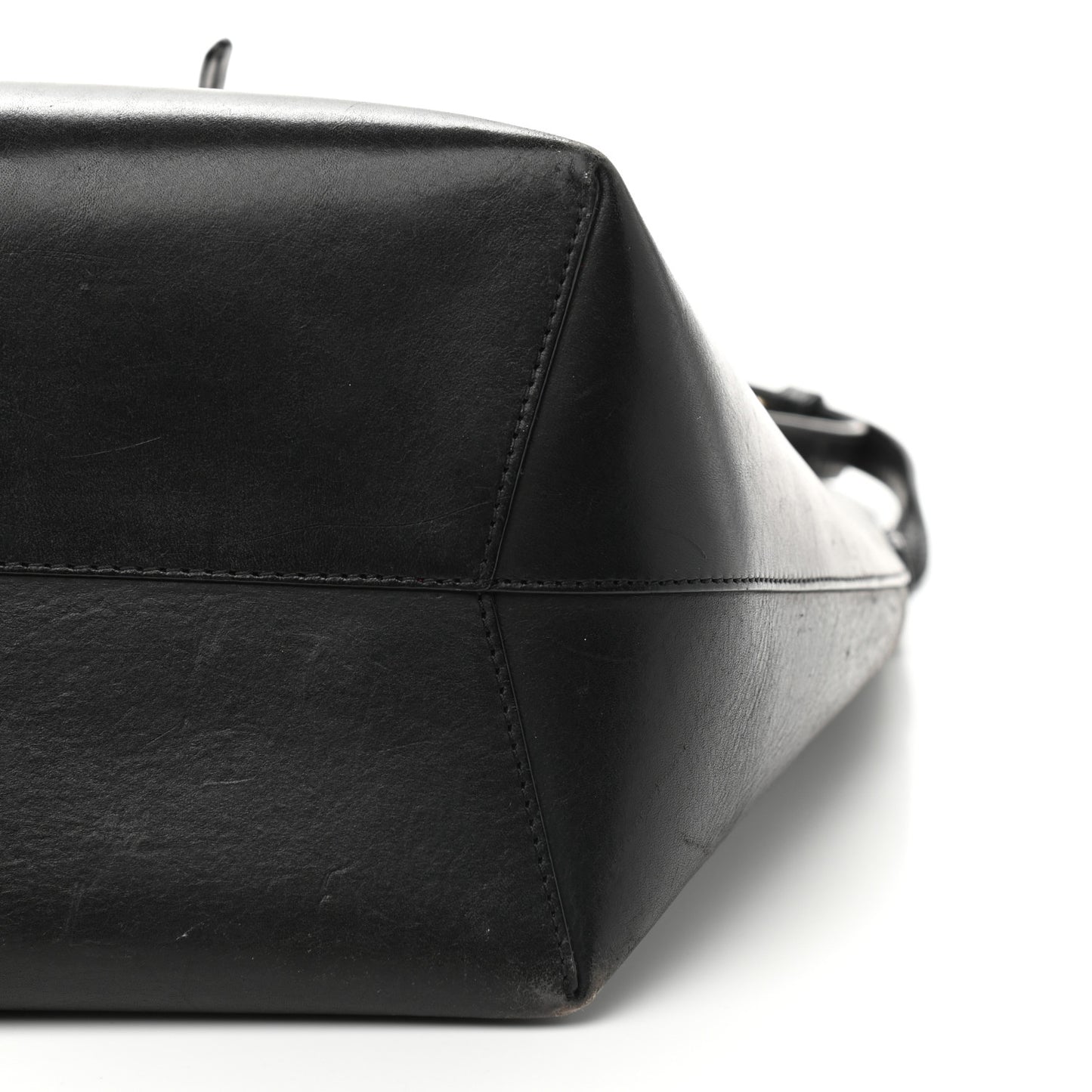 Vegetable Tanned Calfskin Bucket Bag Black Flamma