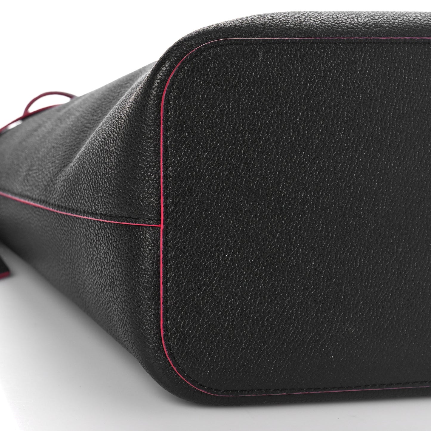 Calfskin Lockme Bucket Black
