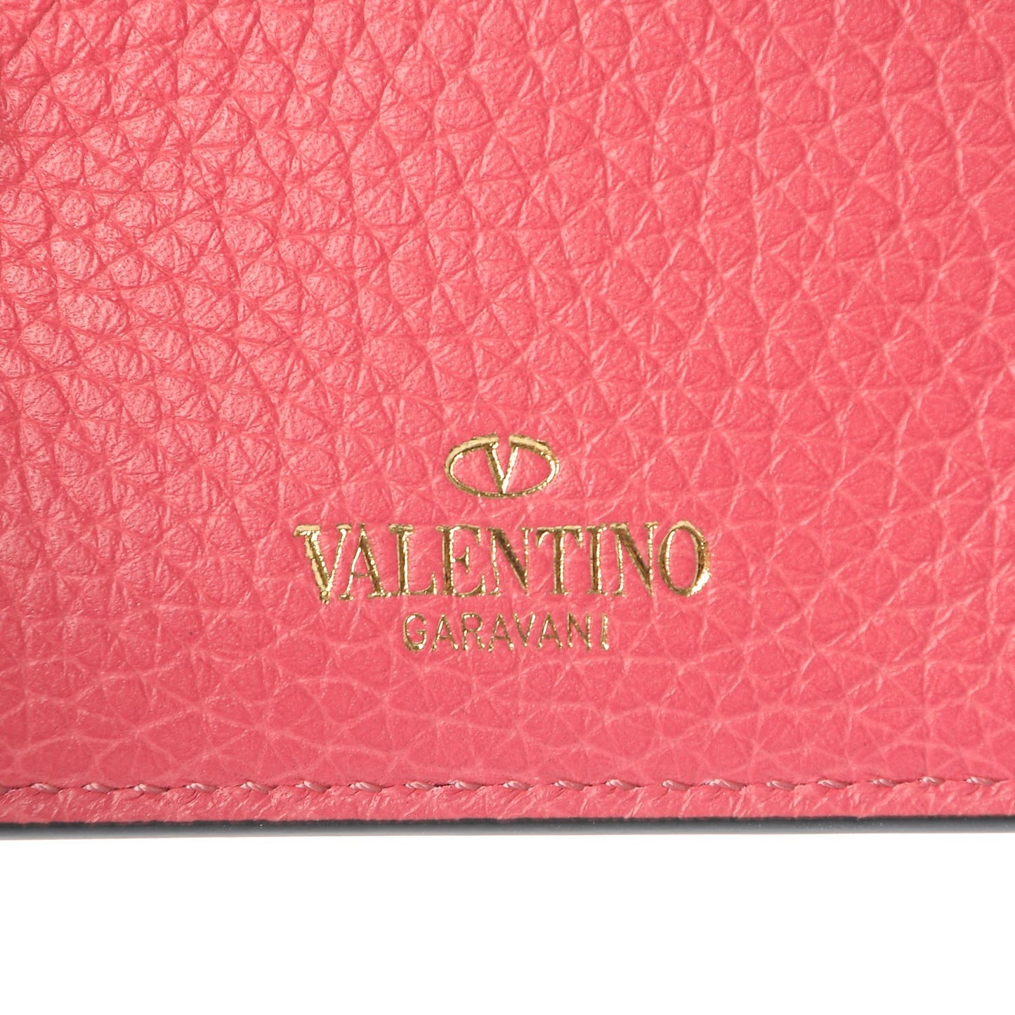 Pebbled Calfskin Rockstud Card Holder Shadow Pink