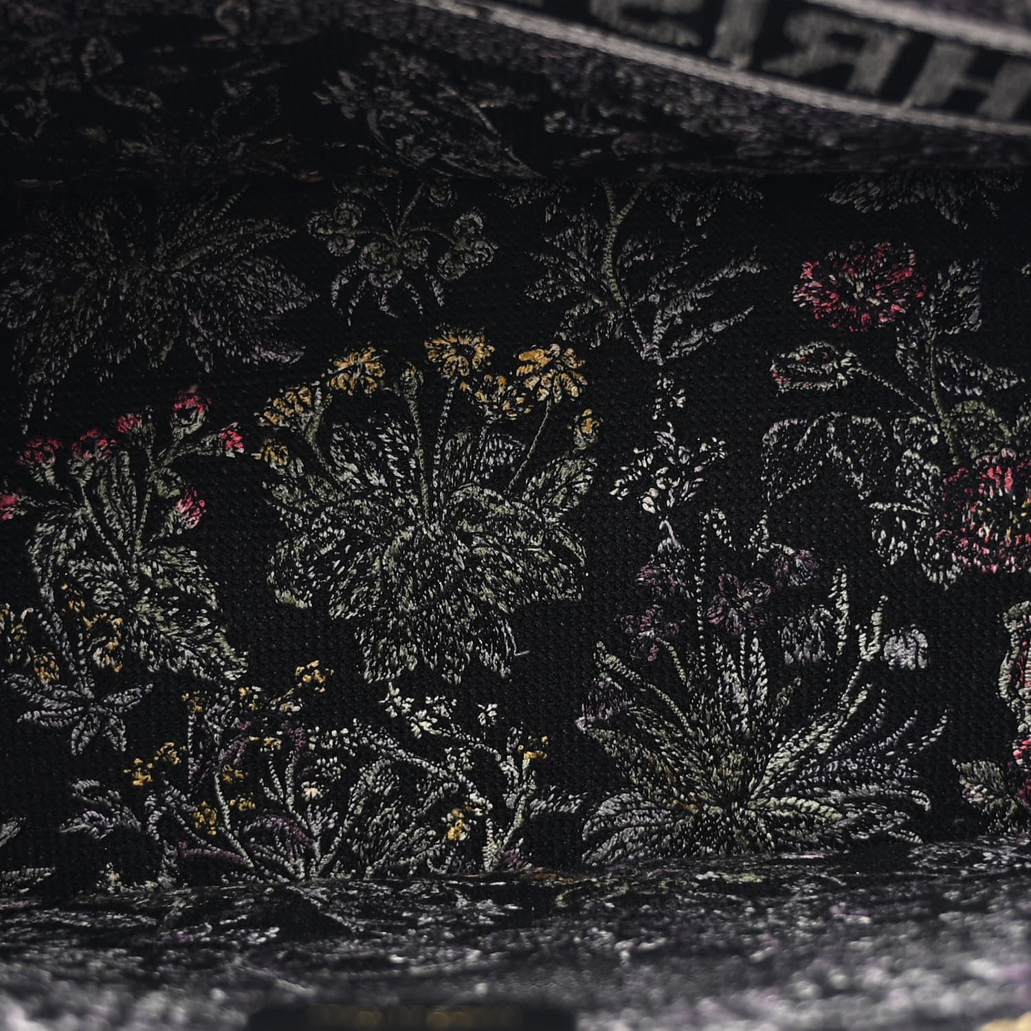 Dior ブラック 花柄ブランケット Christian Dior Canvas Embroidered Millefiori Unicorn Medium Book