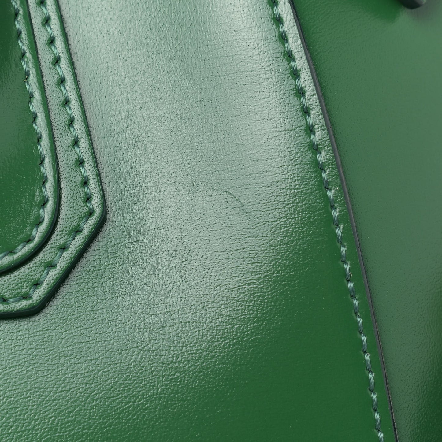 Shiny Lord Calfskin Small Antigona Emerald
