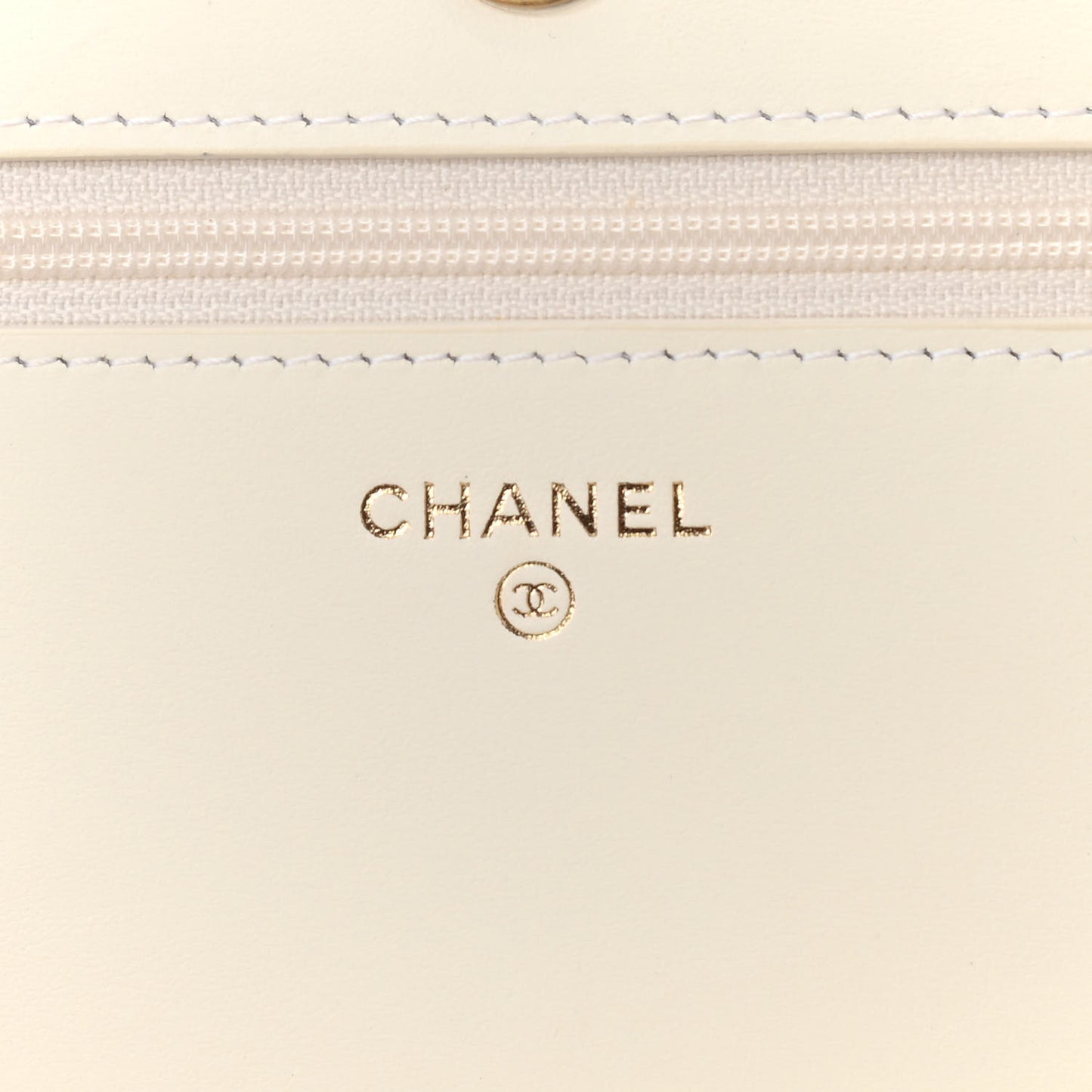 Caviar Quilted Boy Wallet On Chain WOC White