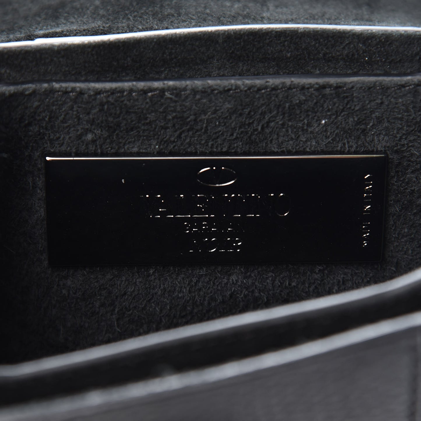 Grained Calfskin Onyx Micro B-Rockstud Rolling Flap Black