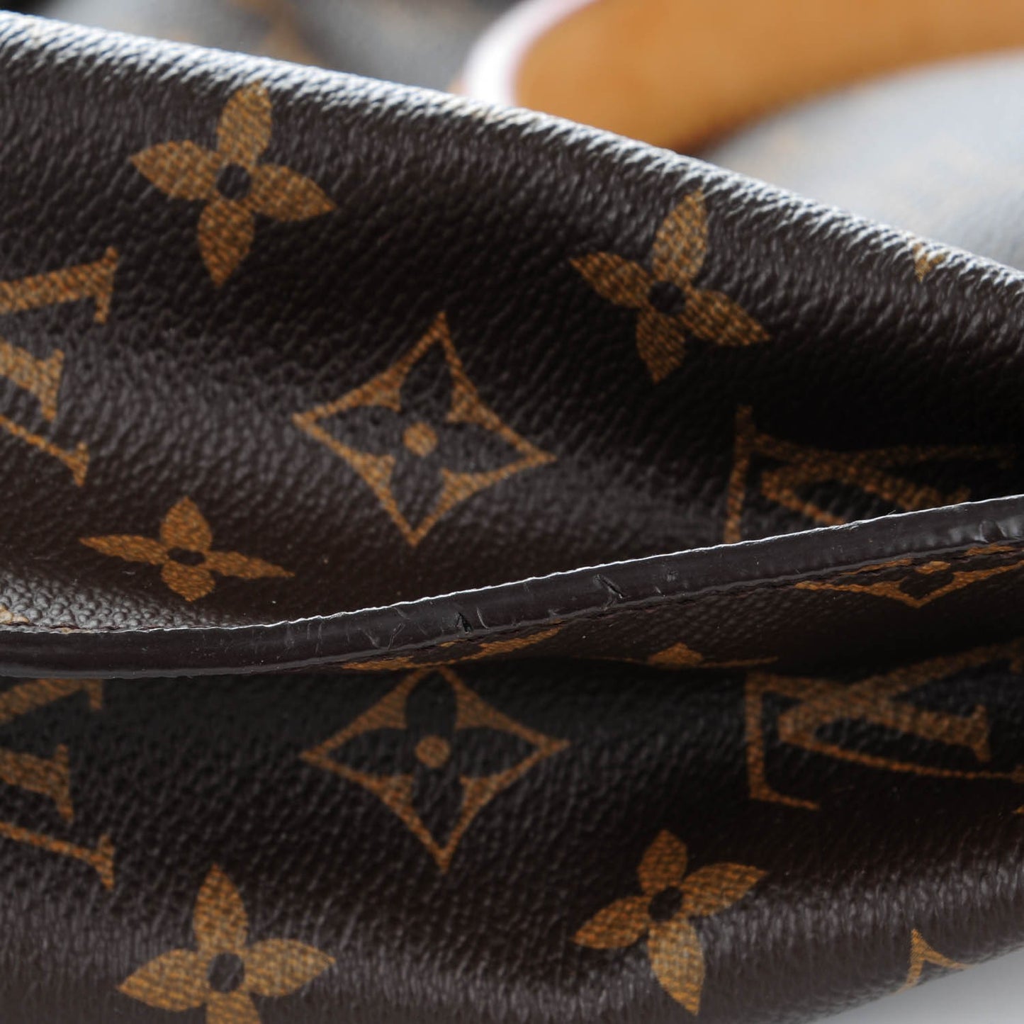 Monogram Metis