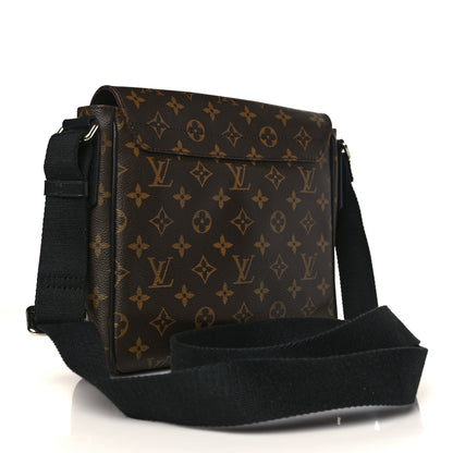 Louis Vuitton Monogram Macassar District PM 3 of 8