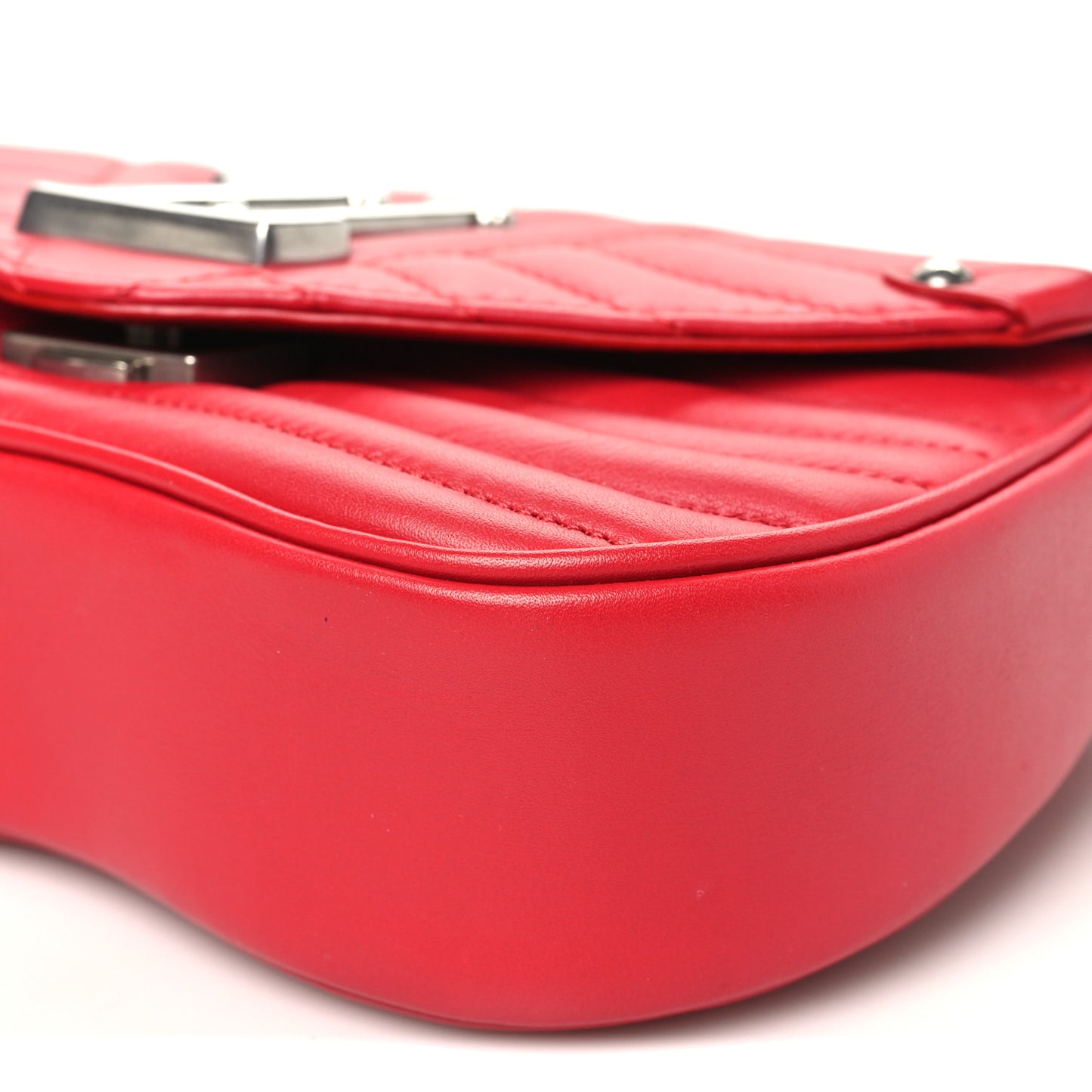 Calfskin New Wave Chain PM Scarlet