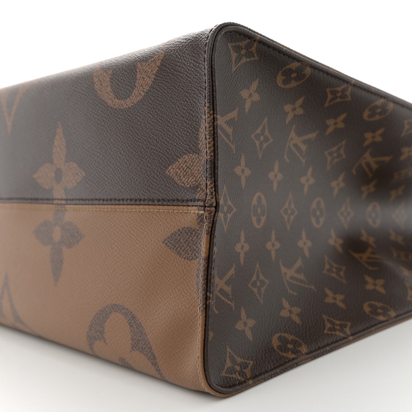 Reverse Monogram Giant Onthego GM
