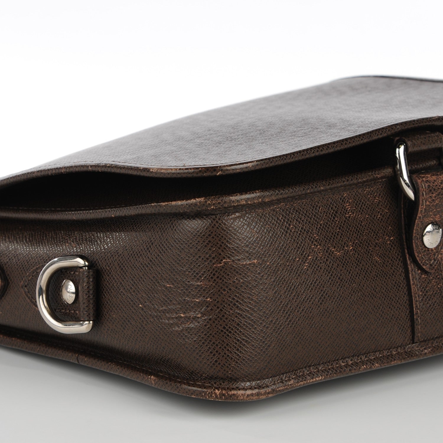 Louis Vuitton Taiga Andrei Messenger Bag Grizzli 15 of 15