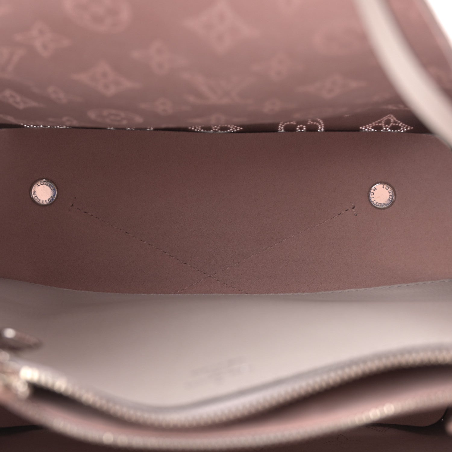 Louis Vuitton Mahina Muria Brume 5 of 10
