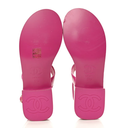 Chanel Lambskin Patent Chain CC Logo Thong Flat Sandals 37.5 Fuchsia 5 of 8