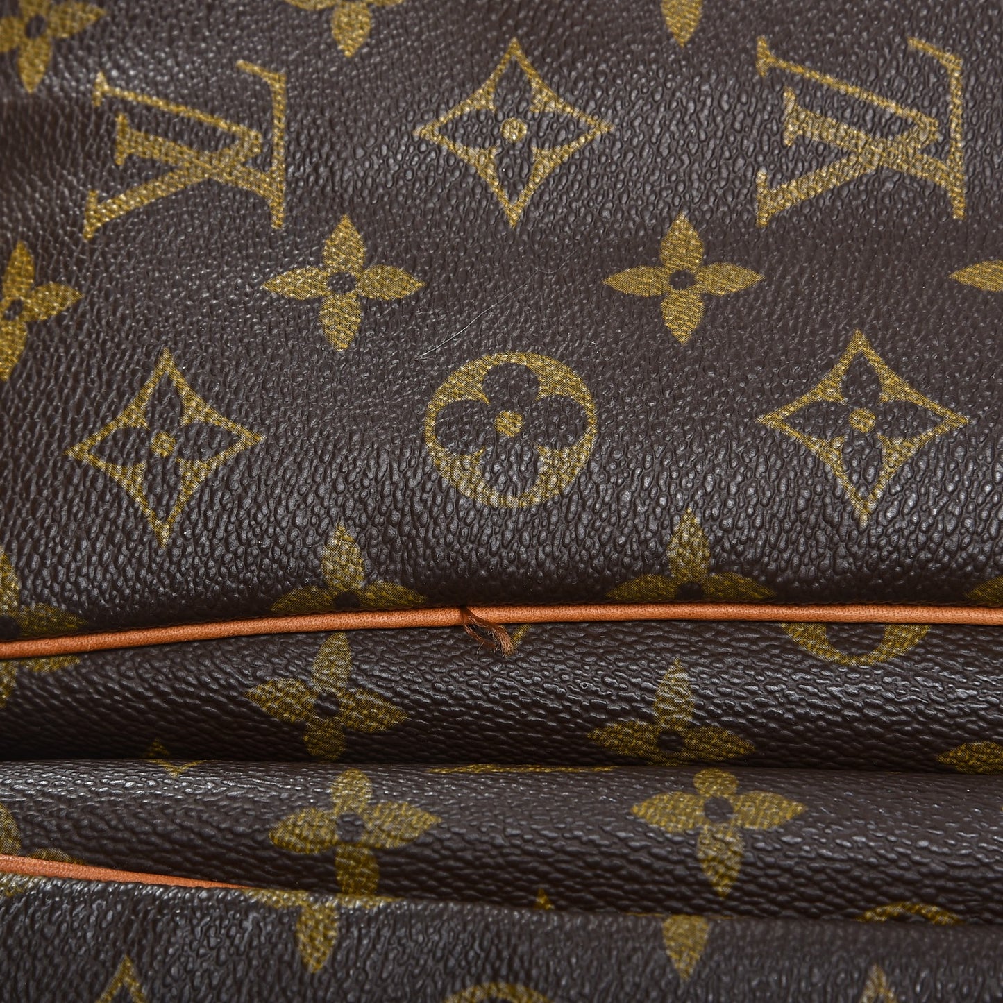 Monogram Saumur 43